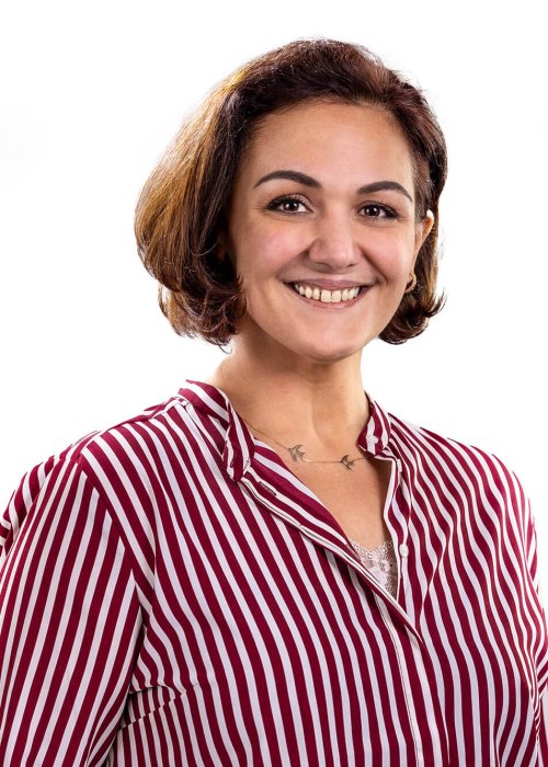 Gülcan Sen Quadratisch-Weiß_web