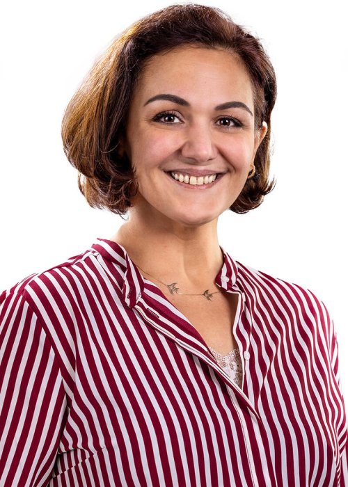 Gülcan Sen Quadratisch-Weiß_web